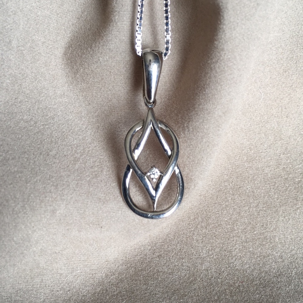 Silver Necklace with small Diamond - Picture 4 of 5